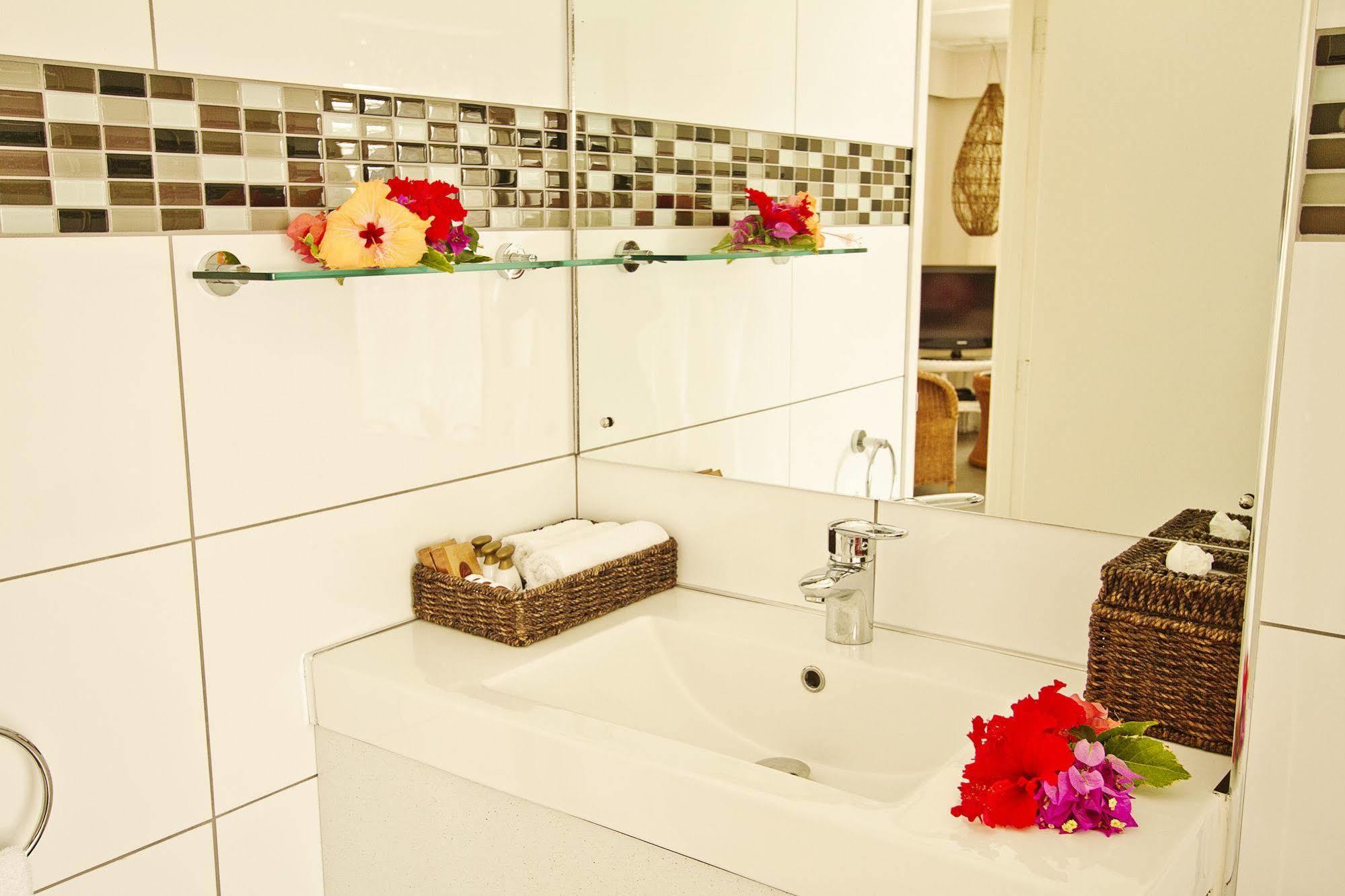 Manuia Beach Resort (Adults Only) Rarotonga Bagian luar foto